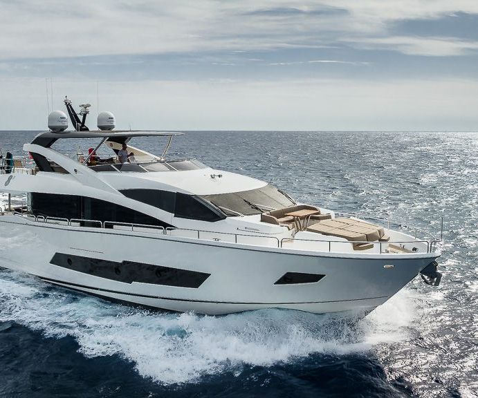 Sunseeker 86 Yacht, 2015