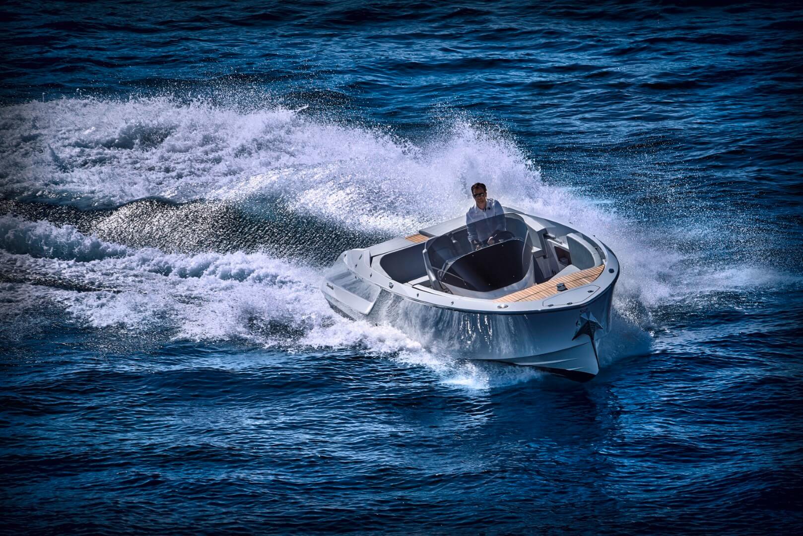 858 Fantom Air
